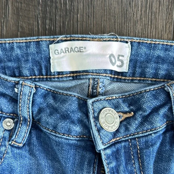 Distressed skinny jeans - Picture 2 of 5